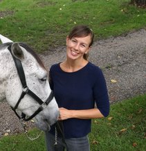 Hjælp til læssetræning af en ekspert med mange års erfaring i at læsse og køre med heste