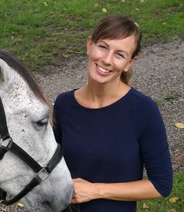 Iben Anthonsen - ekspert i læssetræning - fra Hestetrailer Hjælp er ekspert i trailerlæsning og hjælper med at læsse heste og ponyer i trailer i Jylland og Fyn